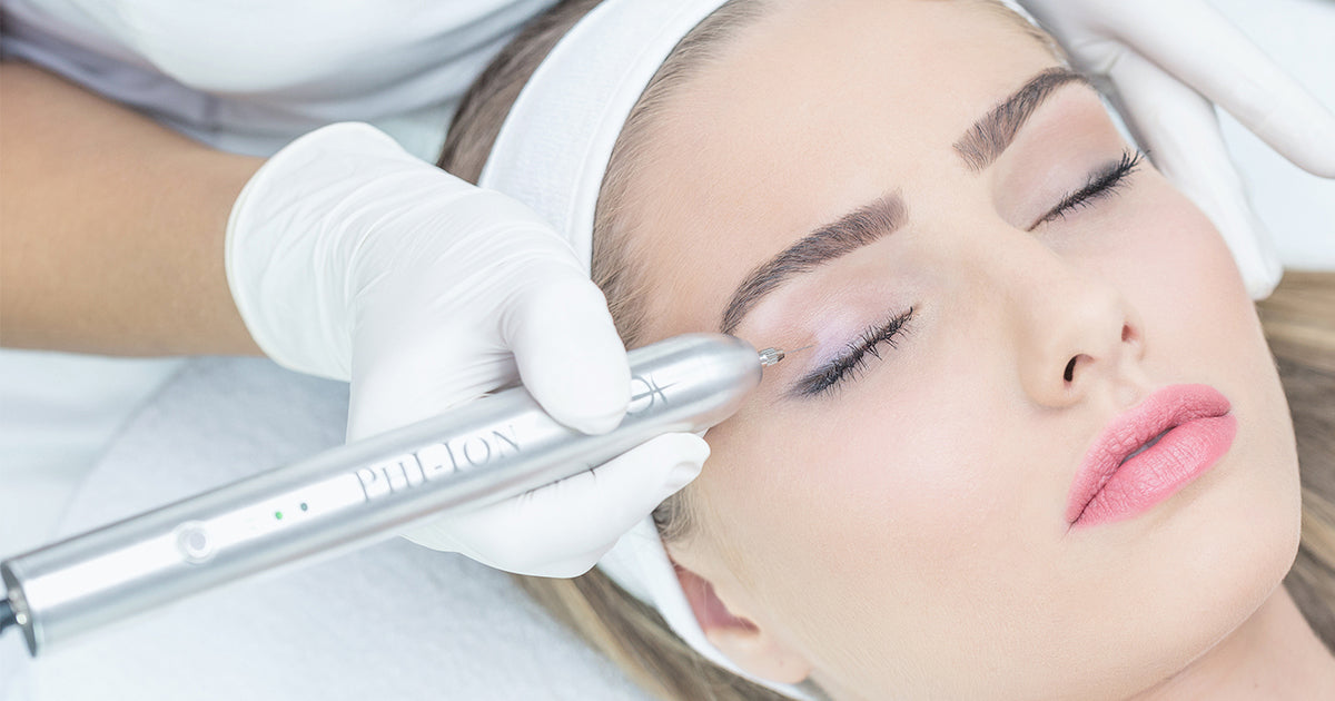 Lidstraffung ohne OP durch präzise Plasma-Technologie. Für straffere Augenpartien, feinere Hautstrukturen und natürliche Verjüngung ohne chirurgischen Eingriff bei Belmon Look